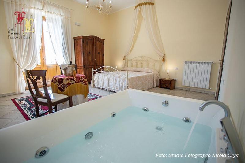 Casa Vacanze - Franco Ed Enza Bed & Breakfast San Gregorio Magno Eksteriør bilde